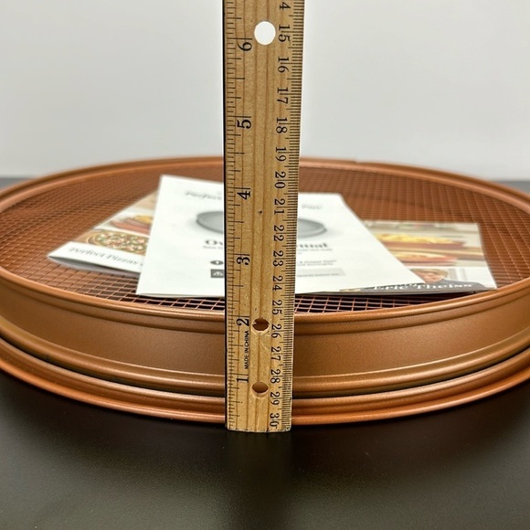 Copper Chef Perfect Pizza & Crisper Pan Guilt Free Fried Favorites - Picture 7 of 9